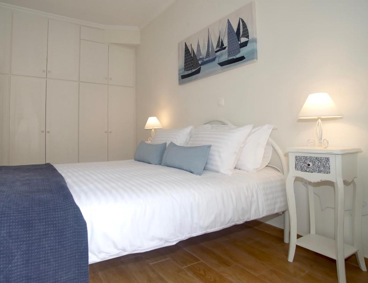 The Bluehouse - Spacious Top Floor Flat With Parking, By Mon Repos Beach Corfu  Exterior photo