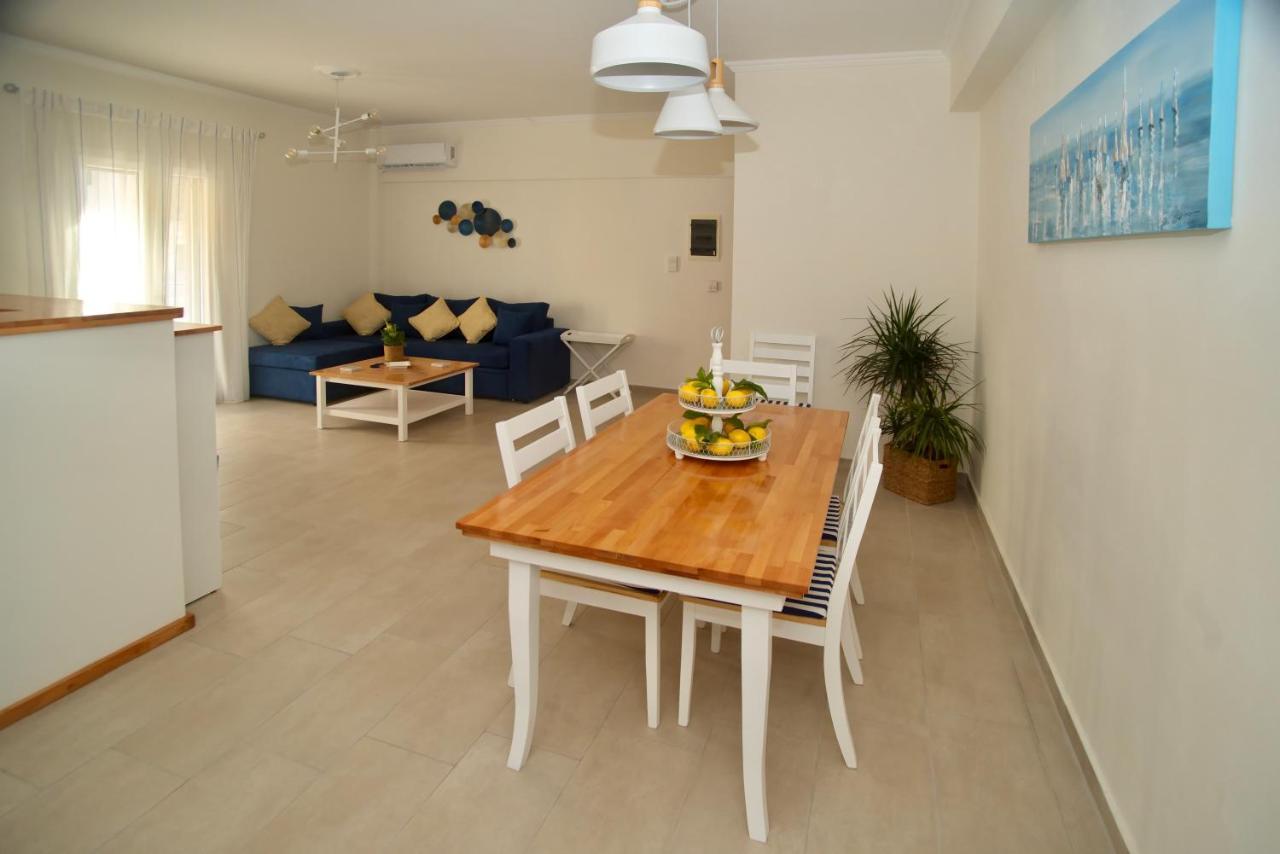 The Bluehouse - Spacious Top Floor Flat With Parking, By Mon Repos Beach Corfu  Exterior photo